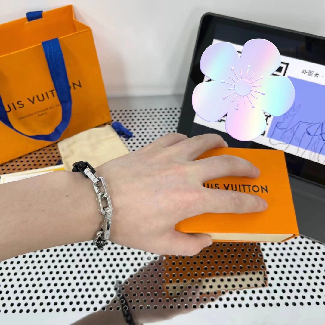 【関税負担なし・送料無料・代引可】ヴィトン ブレスレット 未使用 箱付き