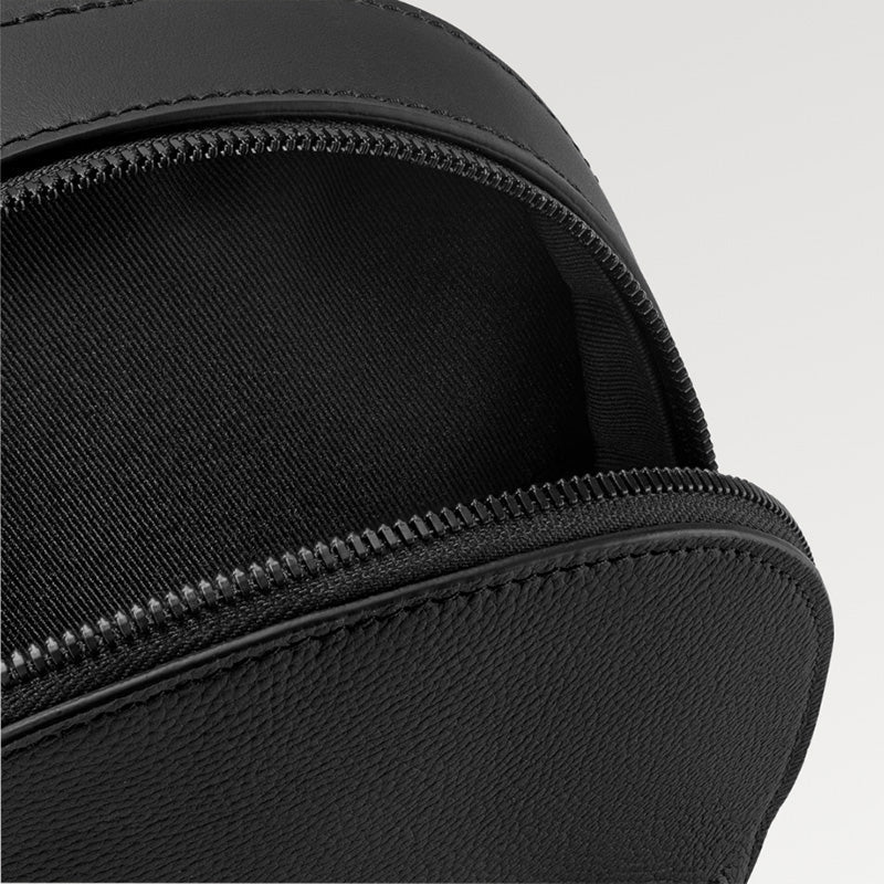 LV パイロット・スリングバッグRef:  M23736