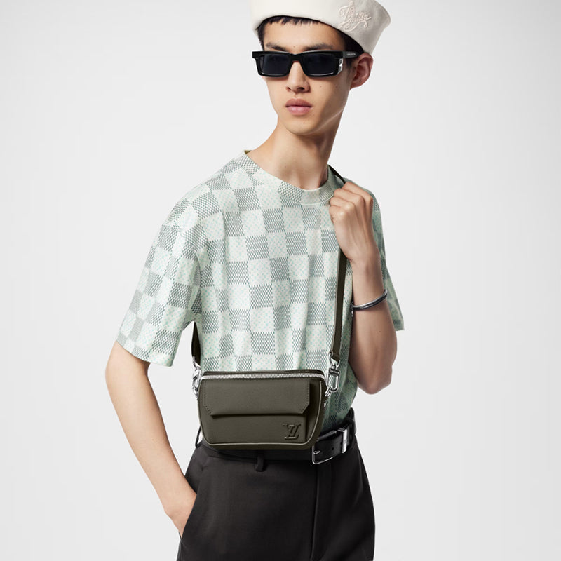 LV  パイロット ミニバッグ  Ref:M83560