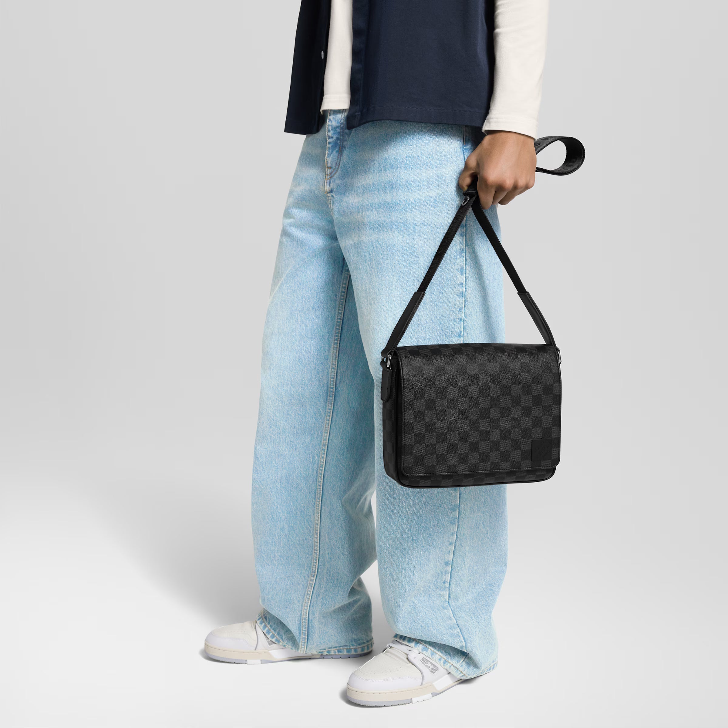 【期間限定特価】LV ディストリクト PM NV3 ダミエ・グラフィット N42710